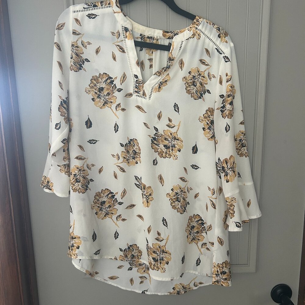 Maurices Size Large White and Yellow Floral 3/4 Blouse
